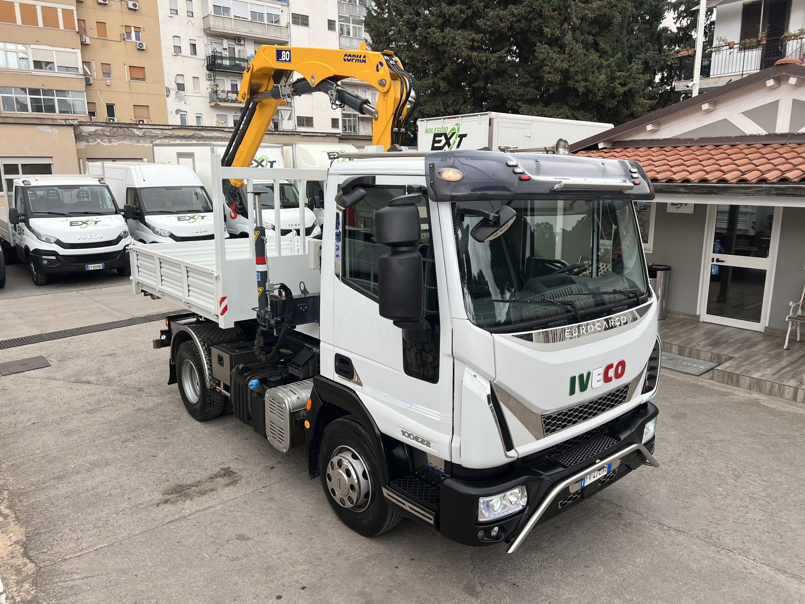 Iveco Eurocargo 100-22K Scarrabile  e gru