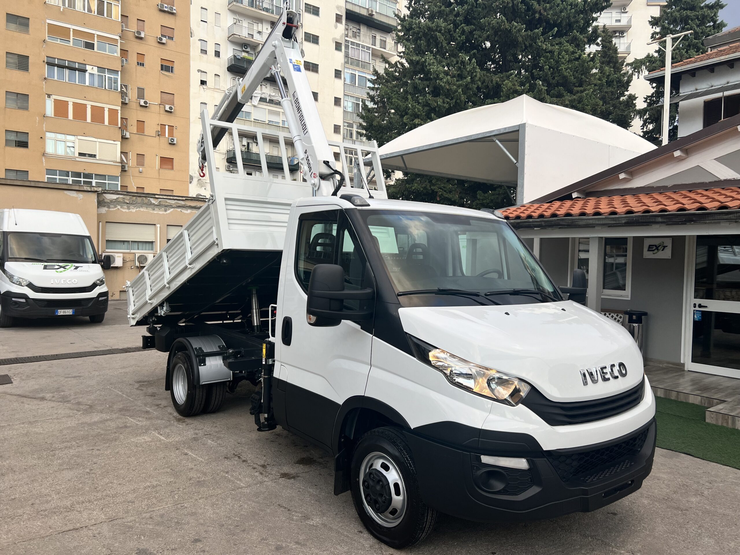 Iveco Daily 35C18H ribaltabile e gru